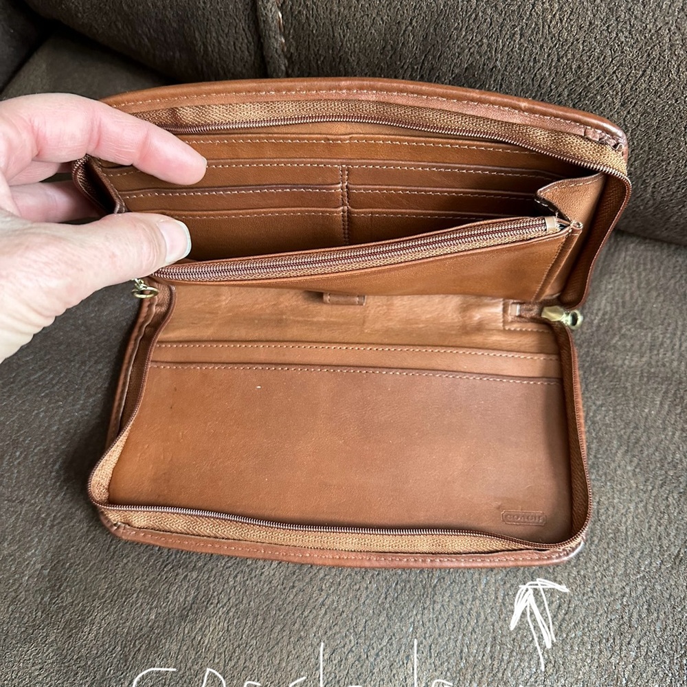 Coach ladies Leather Wallet - Brown